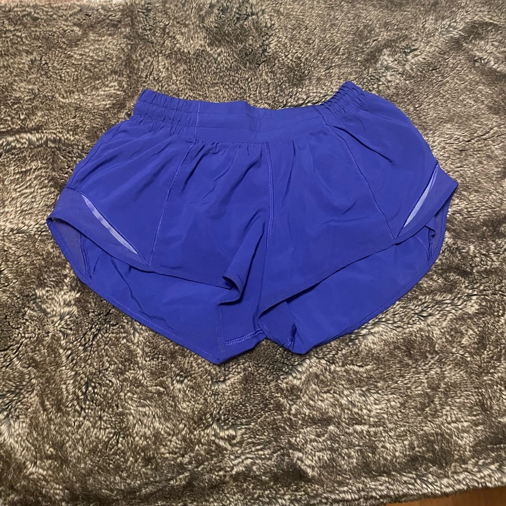 Lululemon Hotty Hot Shorts 2.5”